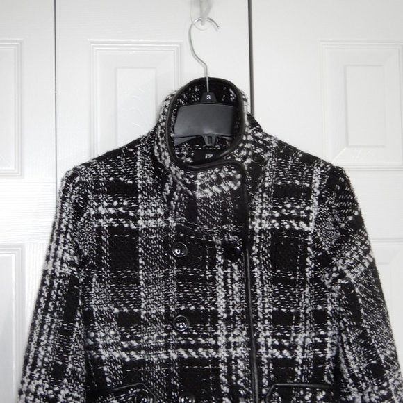 IZ BYER Black and White Tweed Plaid Belted Coat in size S - Picture 7 of 9